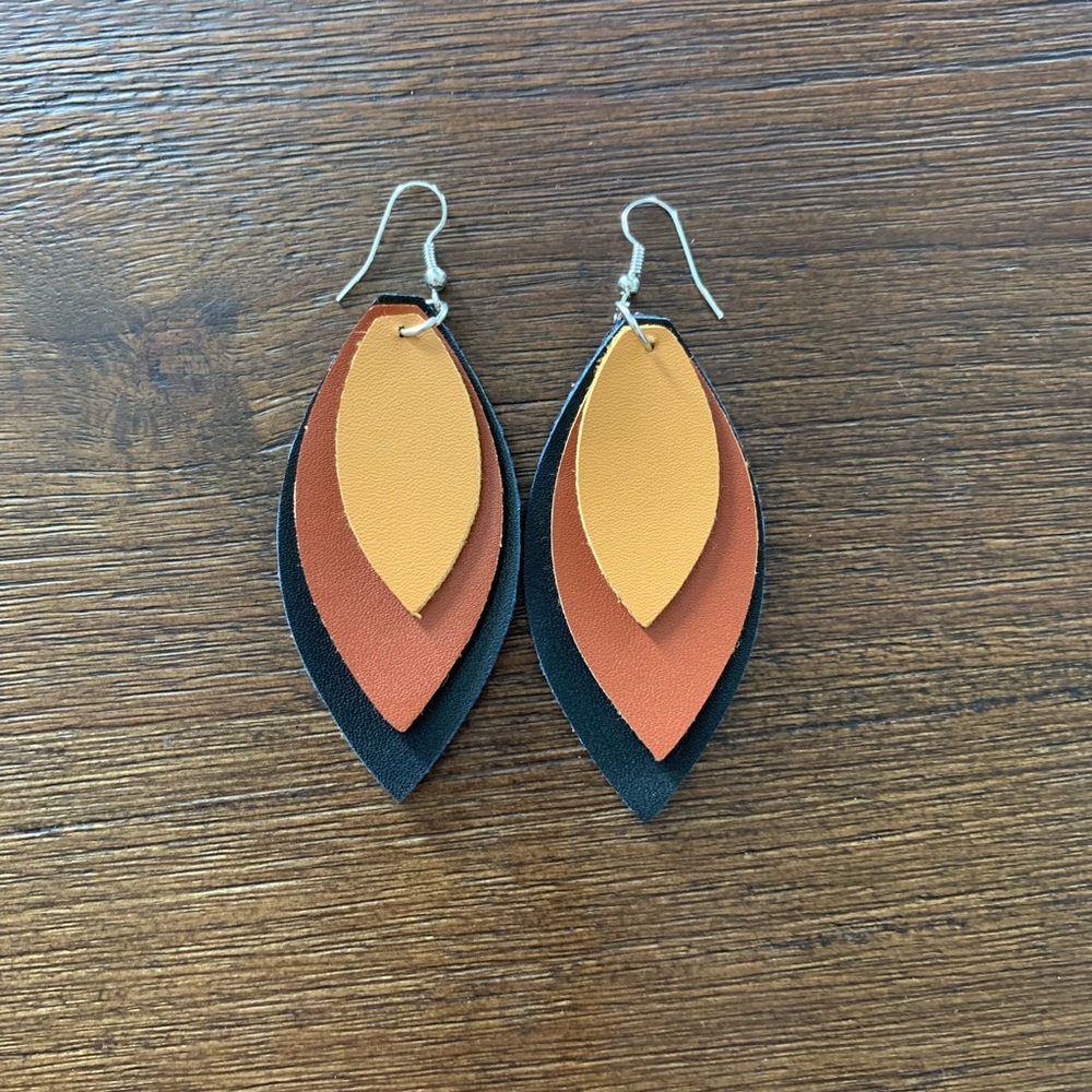 Leather dangle earrings